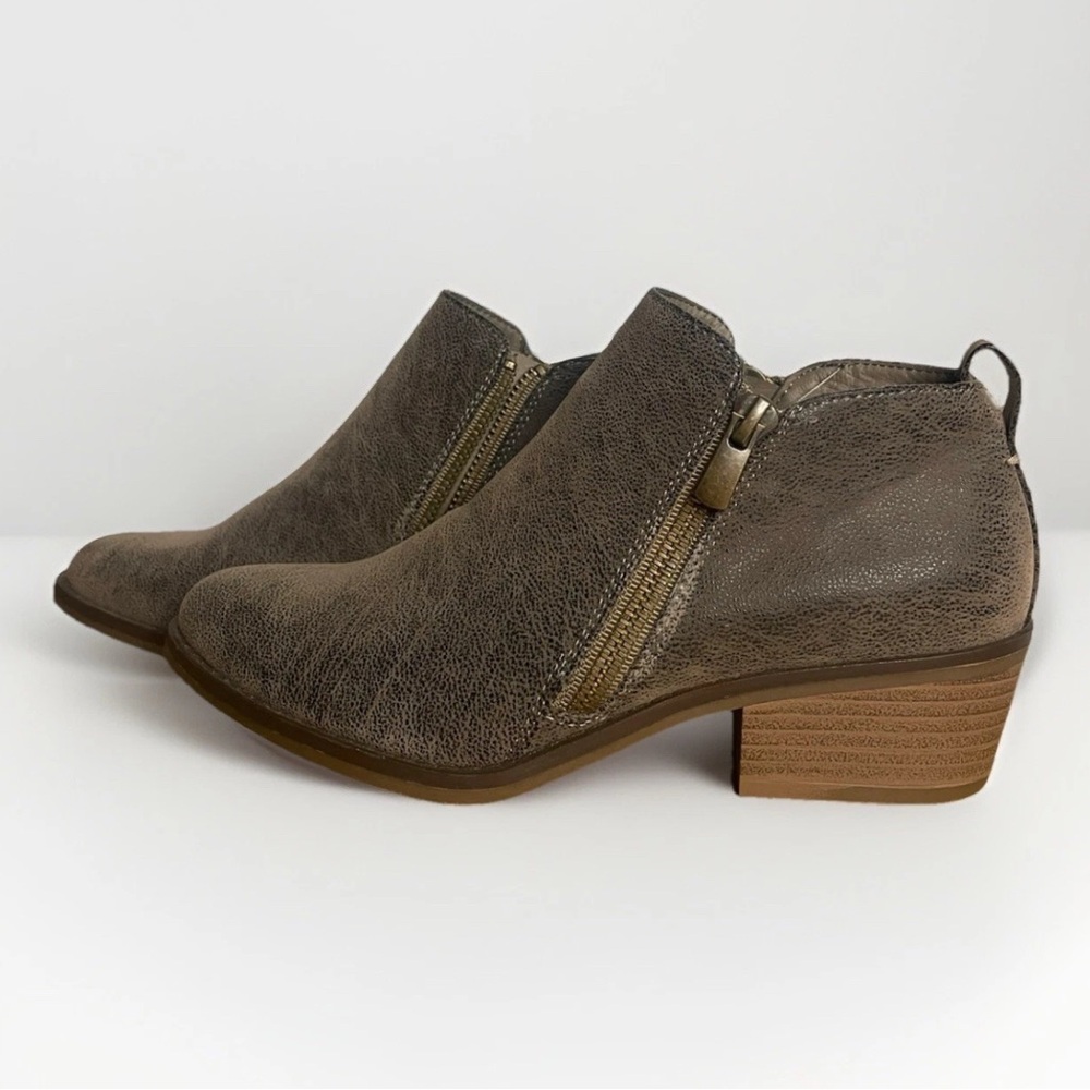 🤎Jessica Cline Women’s Side-Zip Ankle Booties in Taupe